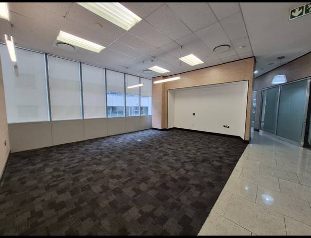 560M² OFFICE TO LET IN SANDTON CENTRAL